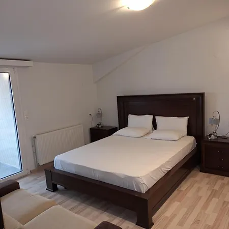 Revisapartments Brown Appartamento Neos Marmaras
