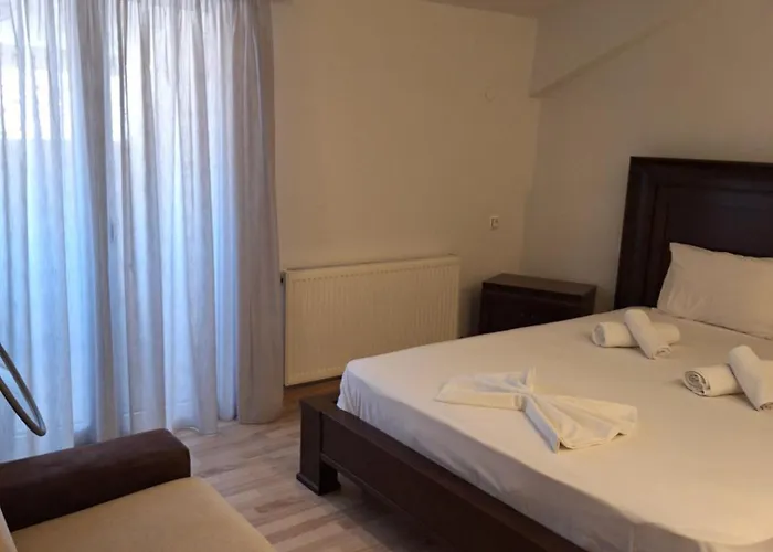 Revisapartments Brown Appartamento Neos Marmaras